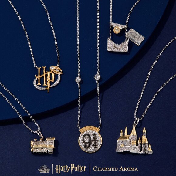 Harry Potter Hogwarts Acceptance Letter Necklace - Picture 3 of 3